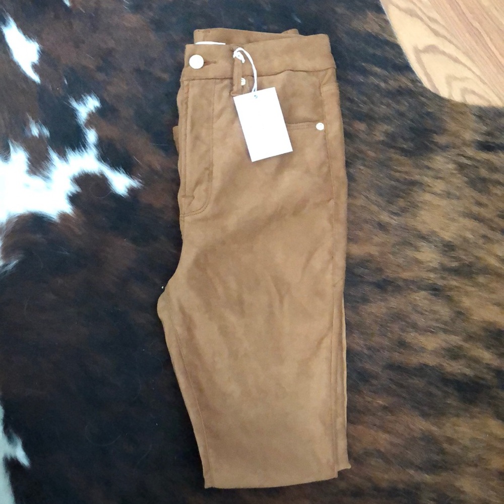 NWT Good American suede leggings size 28, absolutely stunning!